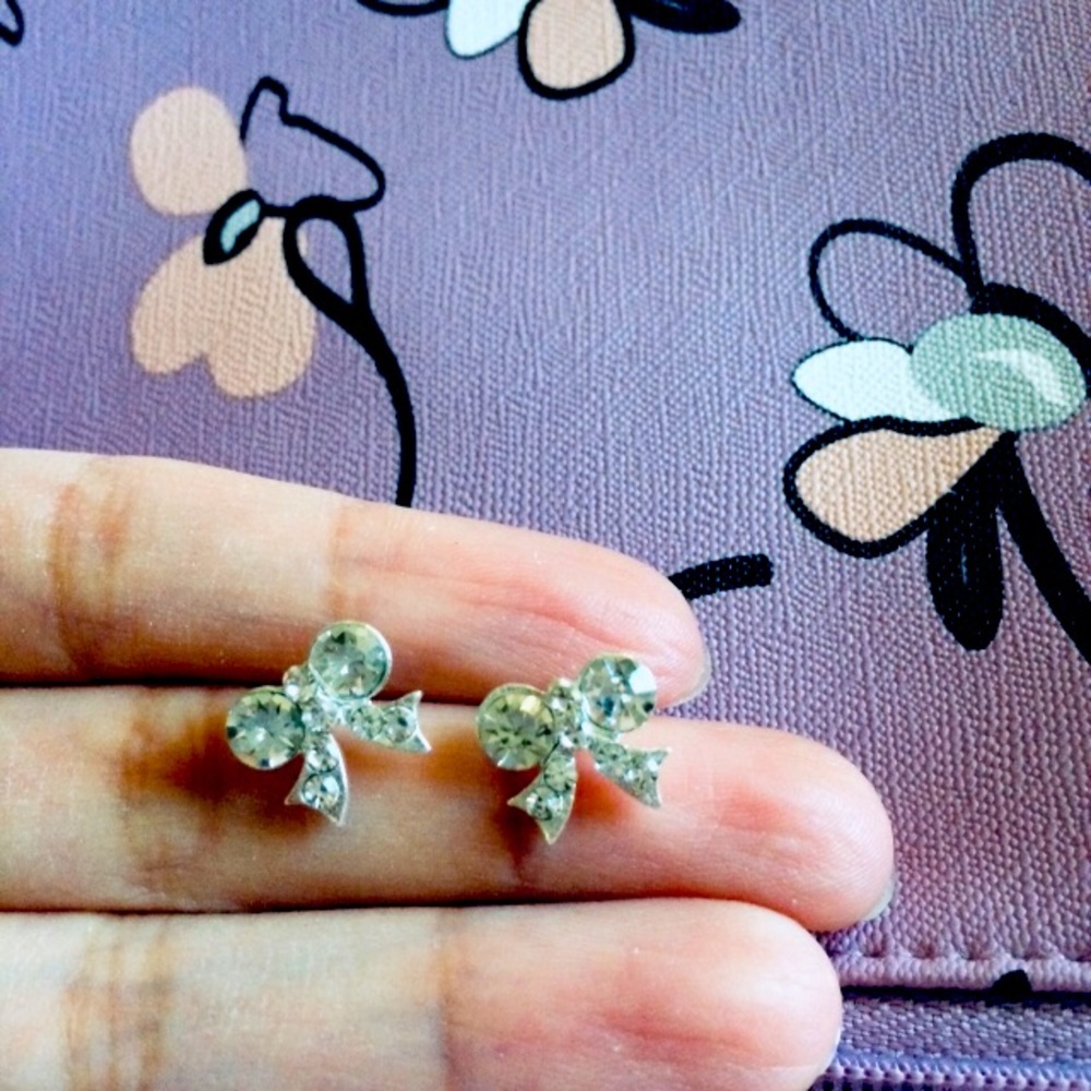 3/9$ 🎀 925 silver coated alloy earrings studs #30